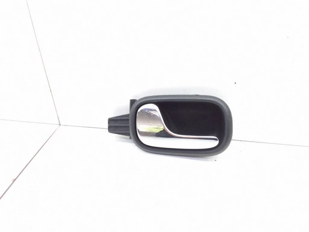 Rear door interior handle 8D0839019