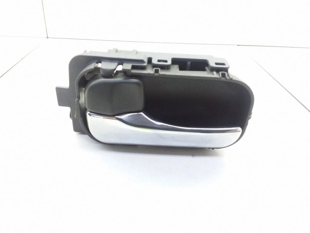 Rear door interior handle – left