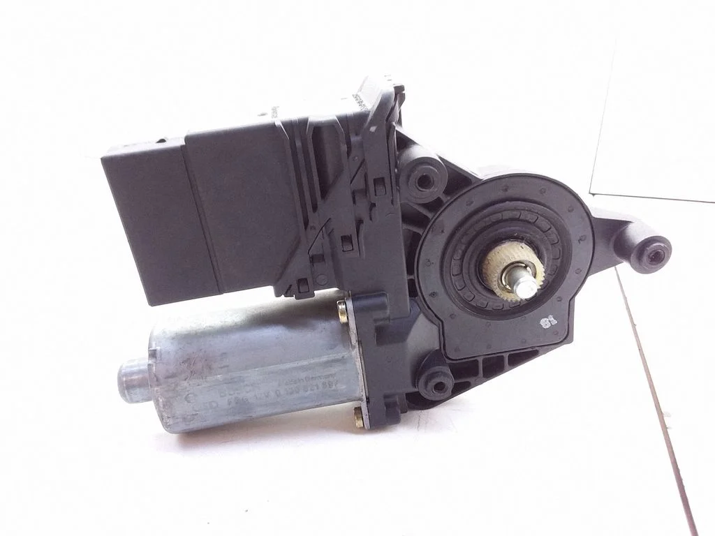Rear door window regulator motor – Volkswagen Passat B5 (1997-2000)