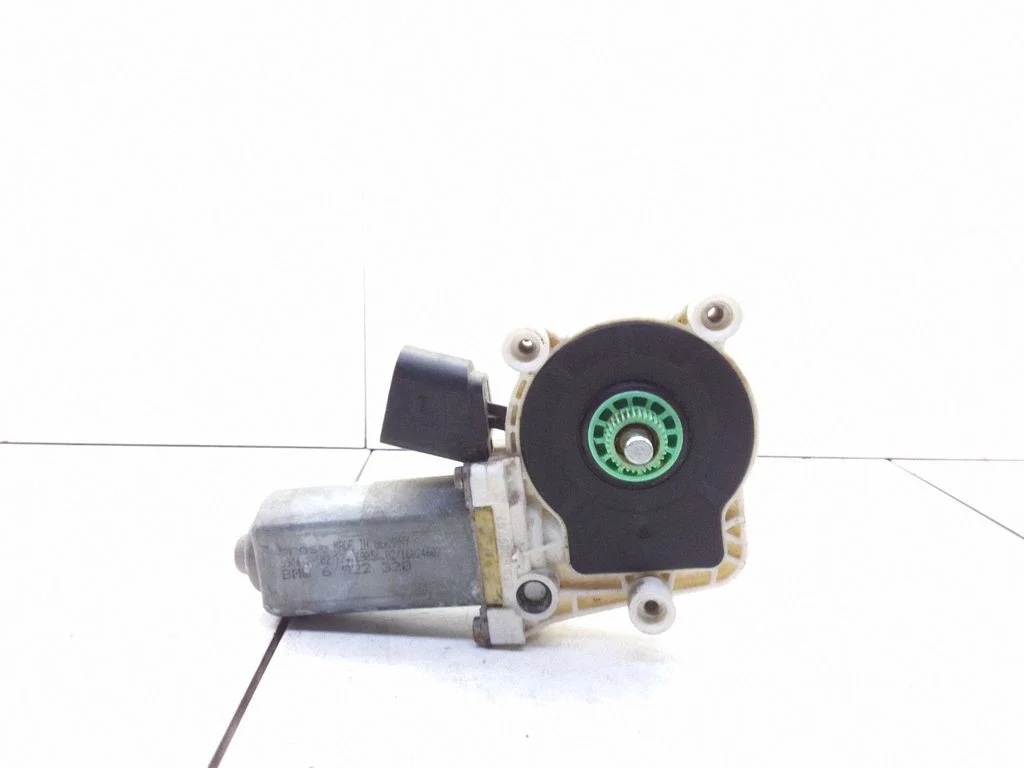 Rear door window regulator motor – BMW 5 Series E60 E61 (2004-2010)