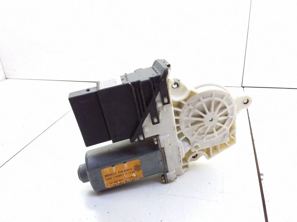 Rear door window regulator motor – Volkswagen Golf IV (1998-2005)