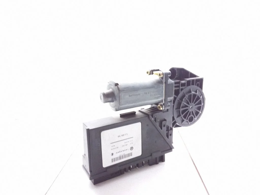 Rear door window regulator motor – Volkswagen Touareg I (2002-2010)