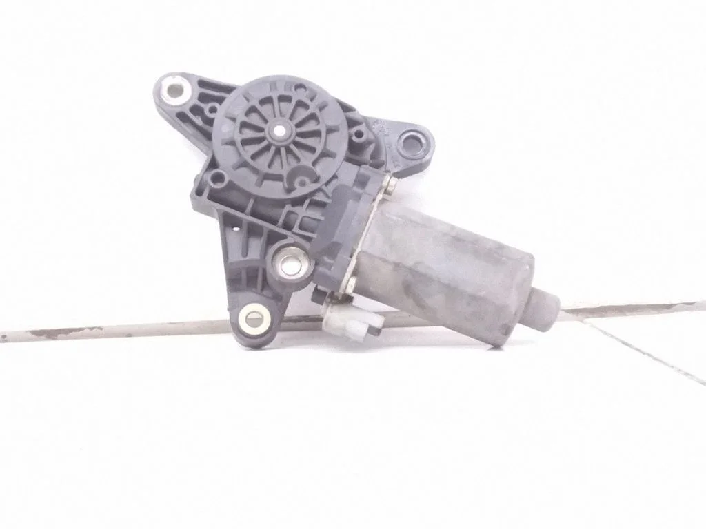 Aizmugurējā loga pacēlāja motoriņš 0130821649