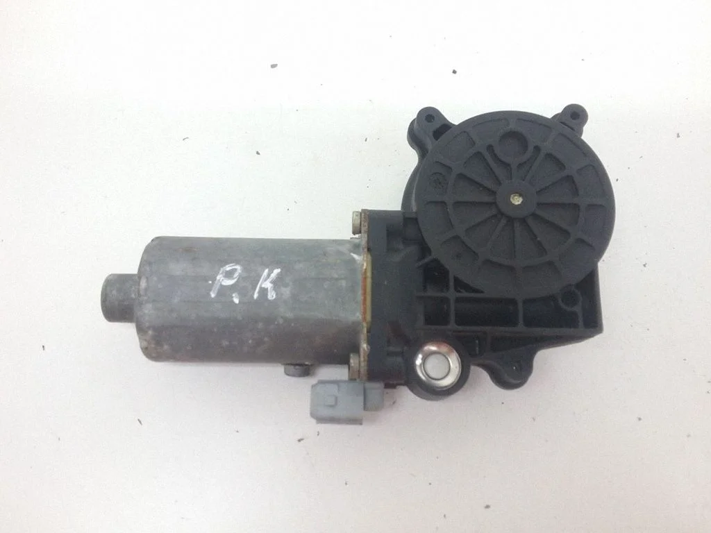 Aizmugurējā loga pacēlāja motoriņš 0130821704