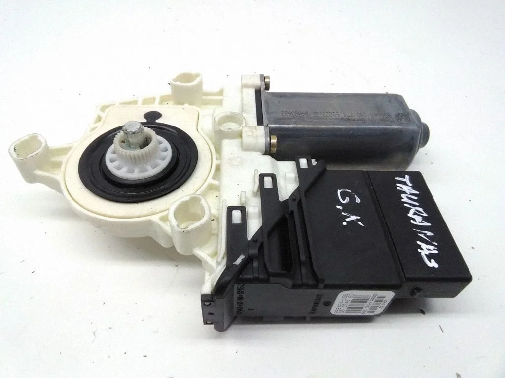 Rear door window regulator motor 1K0959703B