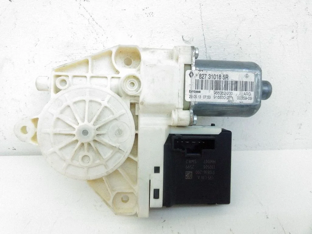 Aizmugurējā loga pacēlāja motoriņš 827310185R