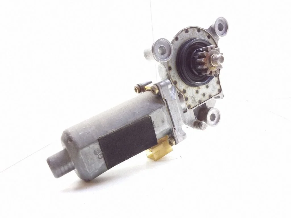 Rear door window regulator motor 0130821605