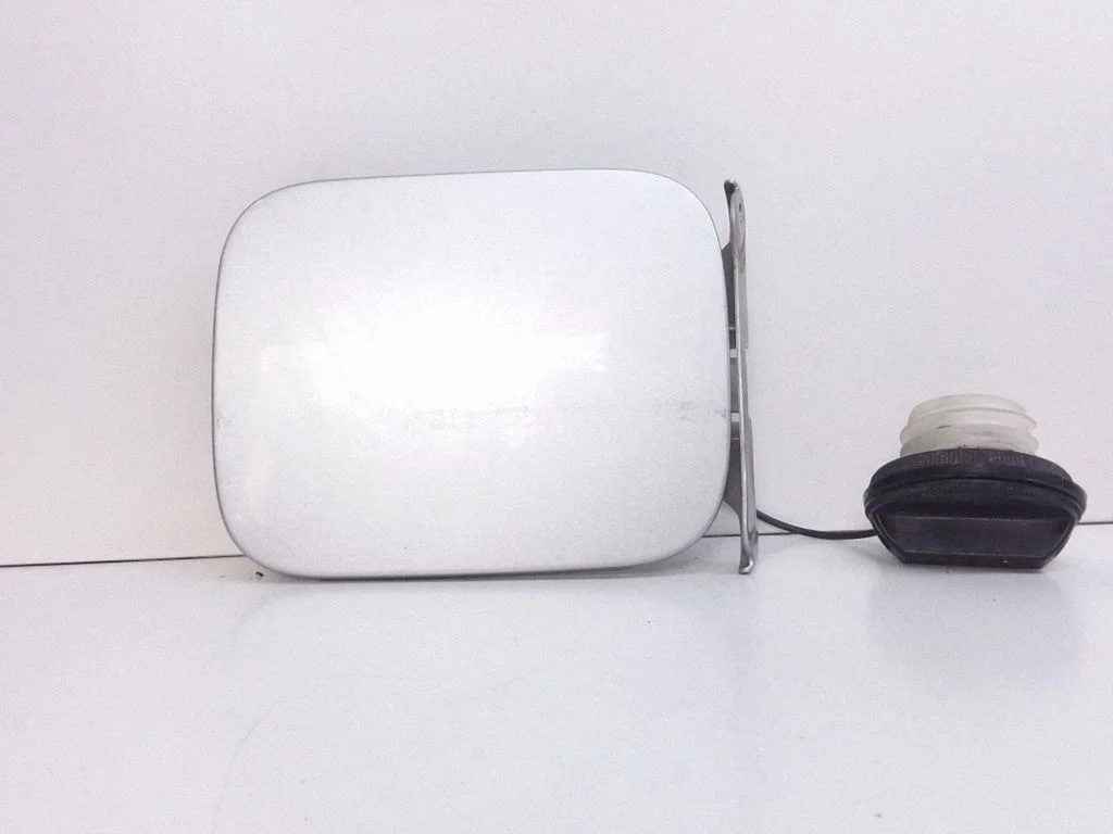 Fuel tank cap – Nissan X-Trail T30 (2001-2007)