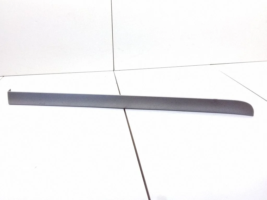 Dashboard glove box trim – Volkswagen Touran I (2003-2010)