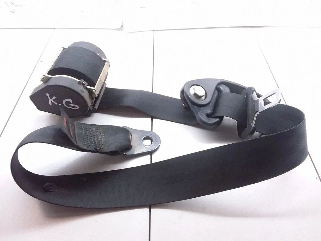 Rear seatbelt – Peugeot 307 (2001-2005)