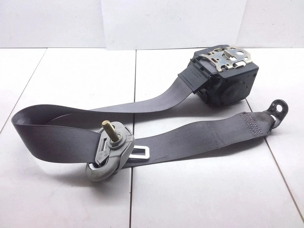 Aizmugurējā drošības josta 1C0857806A