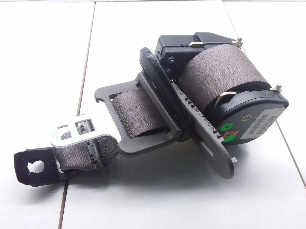 Rear seatbelt 520200943C