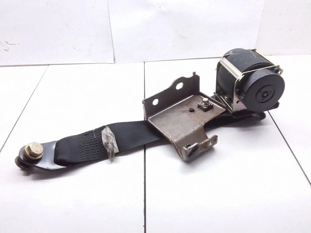 Rear seatbelt – Nissan Primera (2002-2007)