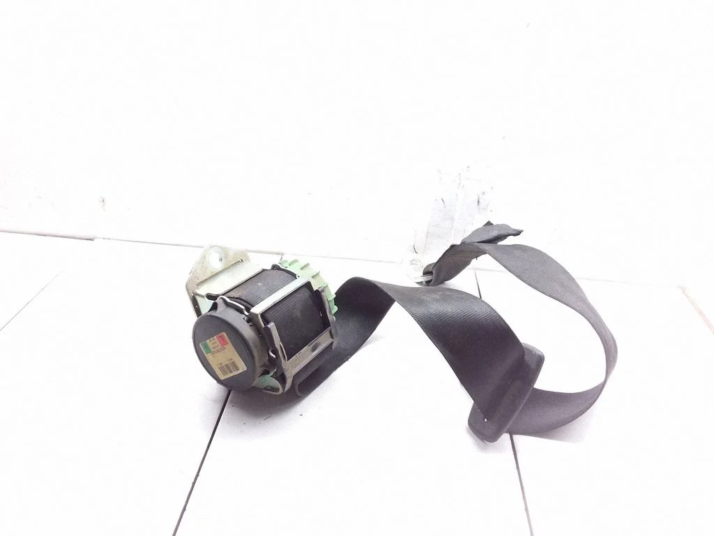 Rear seatbelt 1Z0857447C