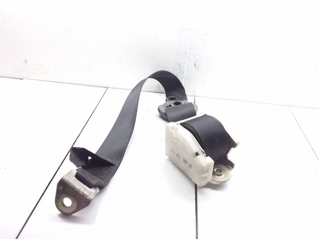 Rear seatbelt – Opel Corsa B (1993-2000)