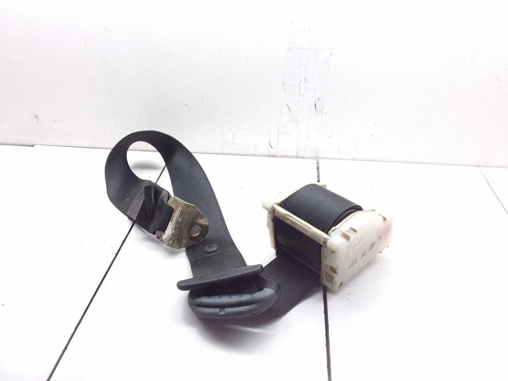 Rear seatbelt – Opel Corsa B (1993-2000)
