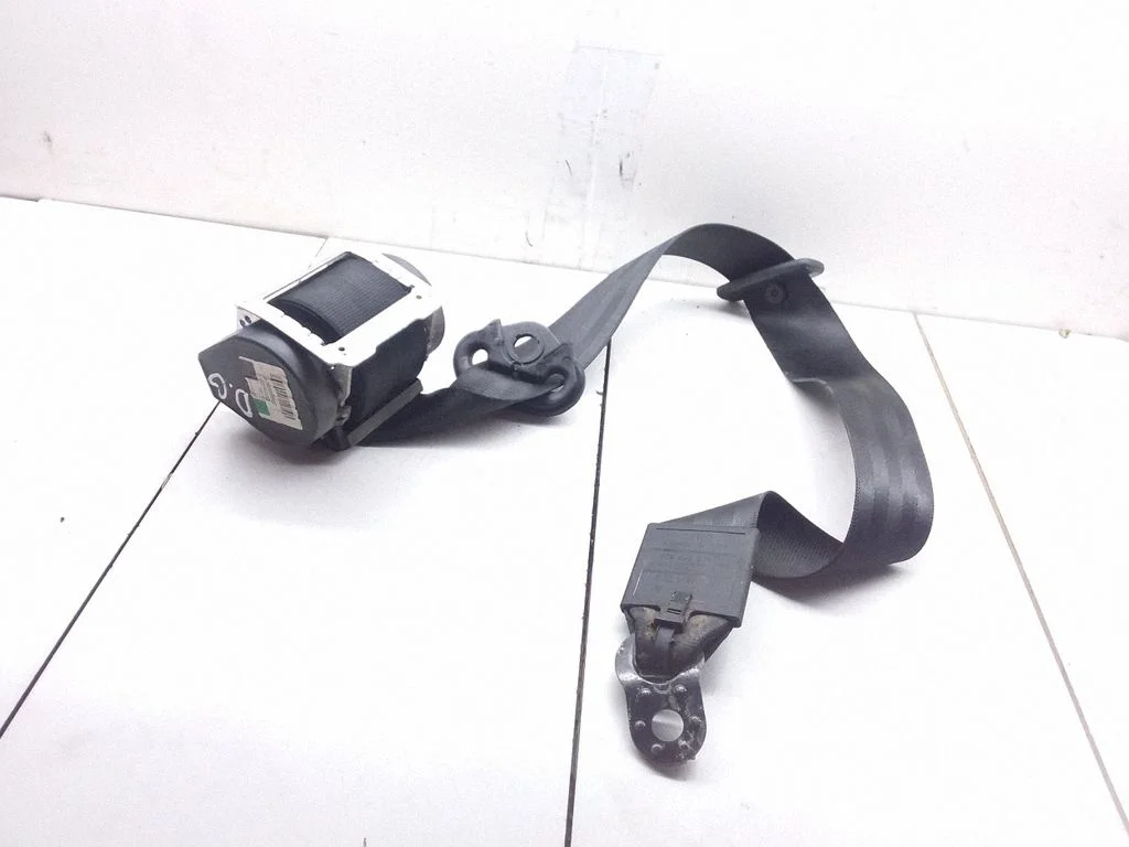 Rear seatbelt 606669800