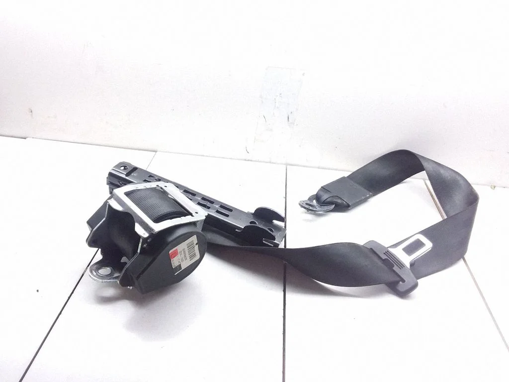 Rear seatbelt 606669600