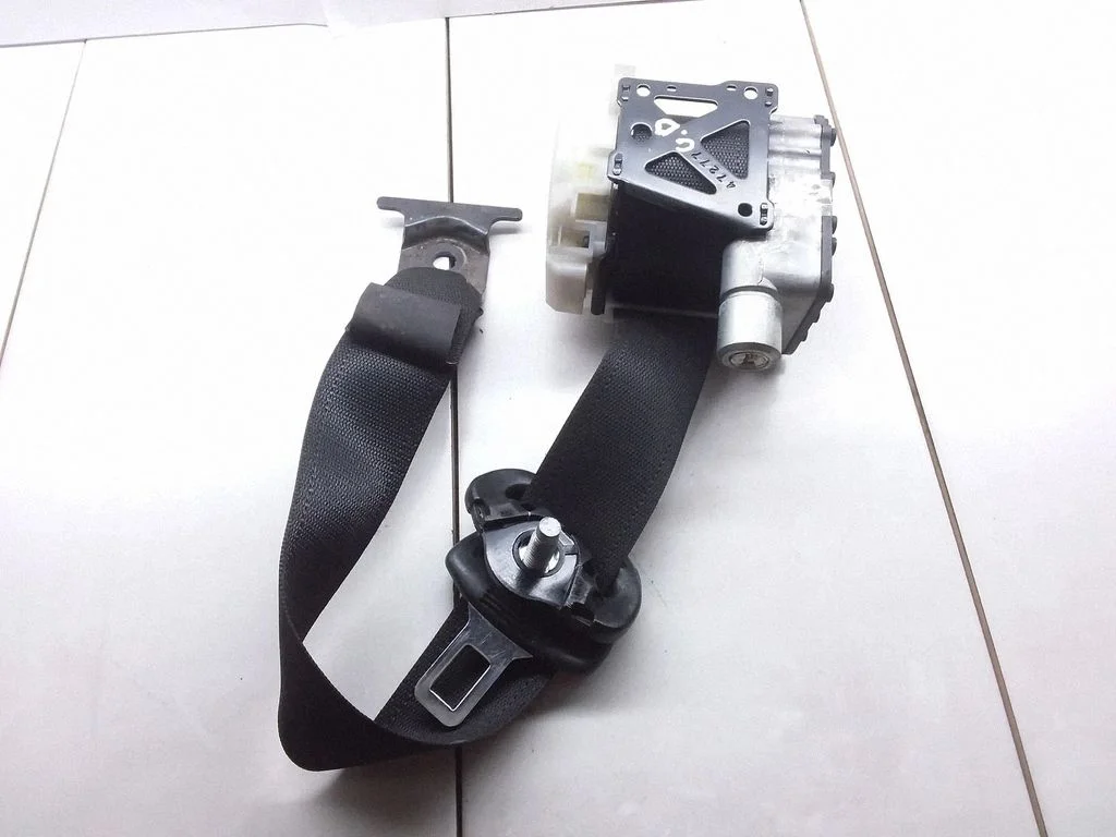 Rear seatbelt – Saab 9-3 Ver2 (2003-2007)