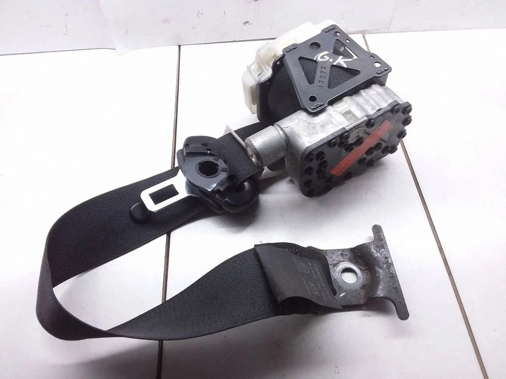 Rear seatbelt – Saab 9-3 Ver2 (2003-2007)