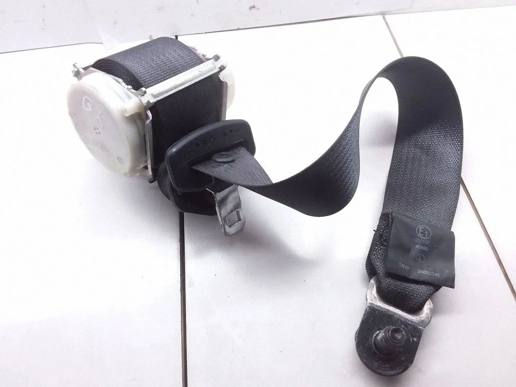 Rear seatbelt F13307288