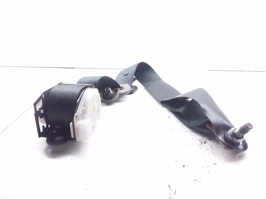 Rear seatbelt – Nissan Murano Z50 (2002-2008)