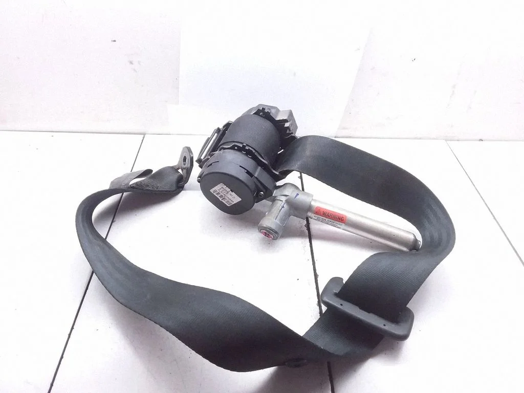 Rear seatbelt 8665537