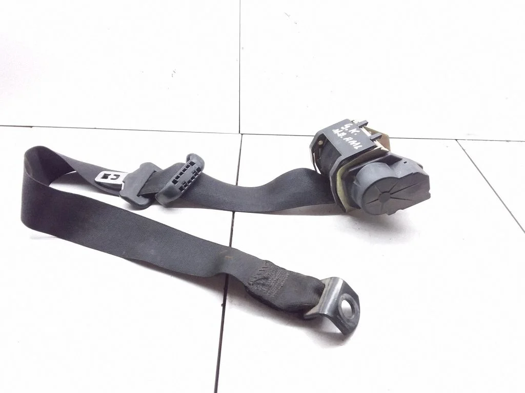 Rear seatbelt A1638600385