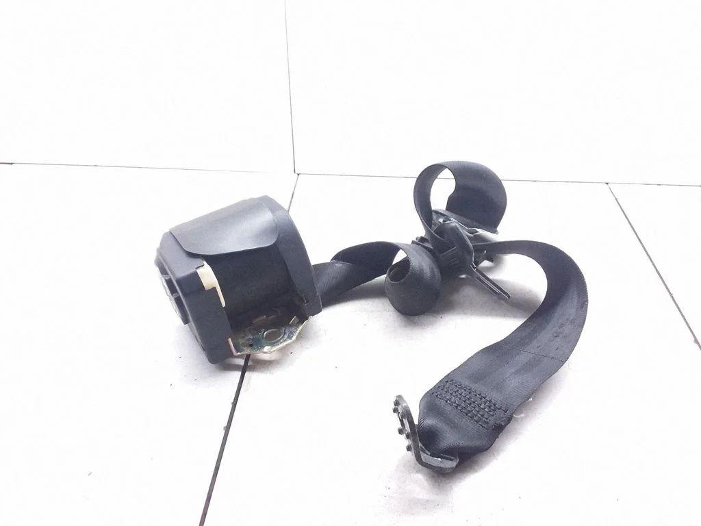 Rear seatbelt 1C0857805A