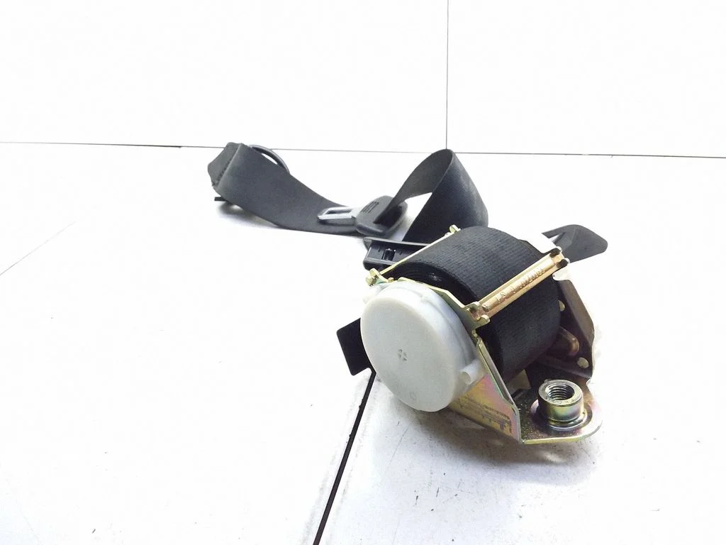 Rear seatbelt – Volkswagen Passat B6 (2005-2010)