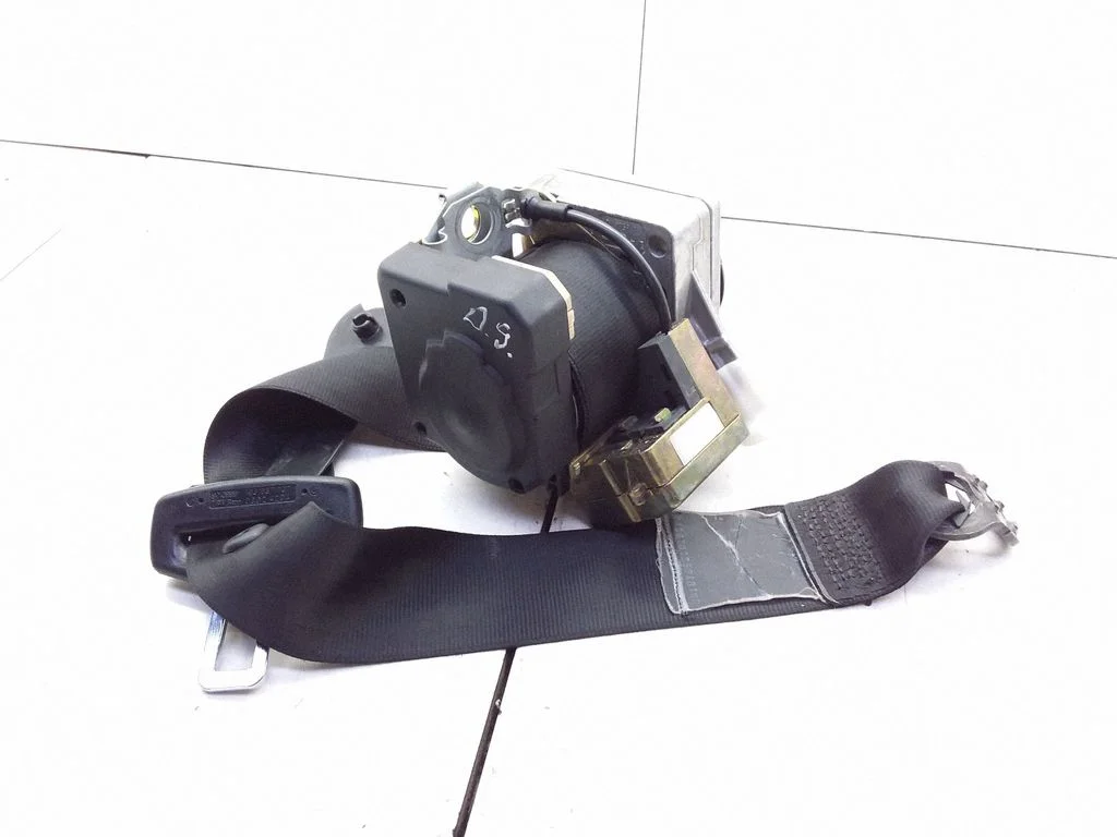 Rear seatbelt – Volkswagen Passat B5.5 (2001-2005)