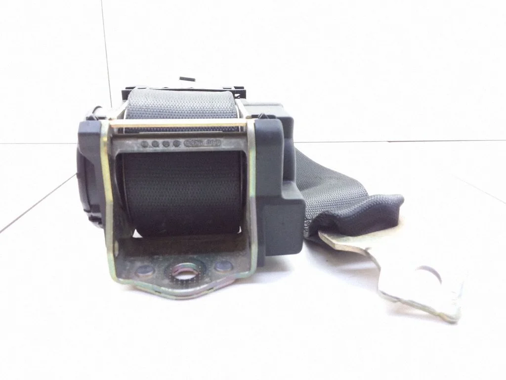 Rear seatbelt 040164