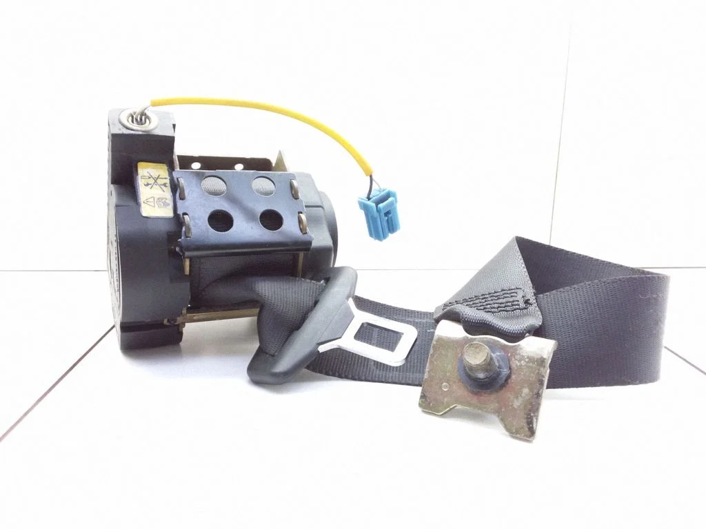 Rear seatbelt 30000182