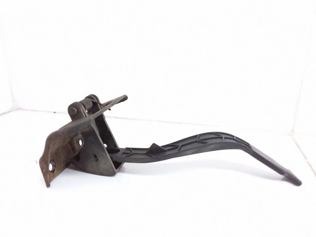 Engine bonnet (hood) release handle 438215