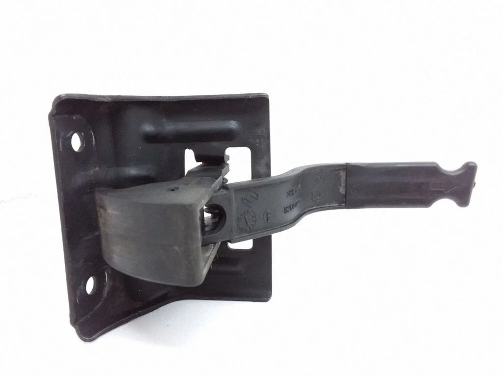 Engine bonnet (hood) release handle 8200110075
