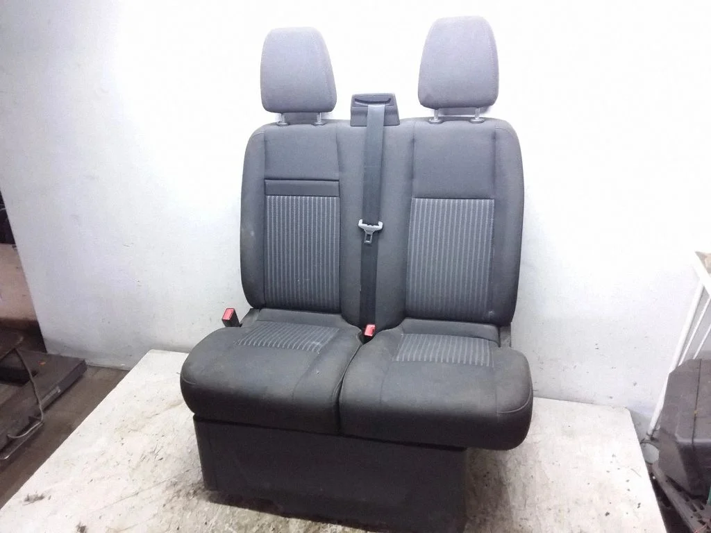 Eesmine kaheistmeline iste – Ford Transit Custom (2013-2023)
