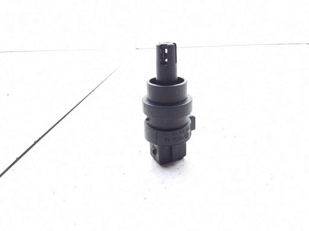 Oil temperature sensor 028906081