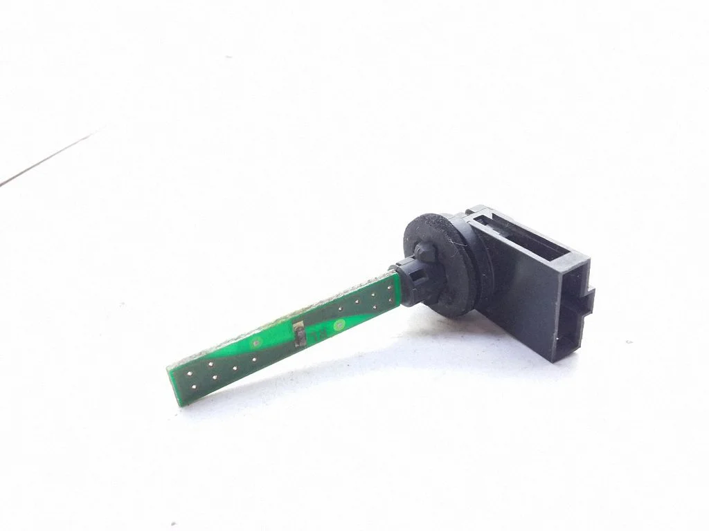 Oil temperature sensor – Volkswagen Passat B5 (1997-2000)