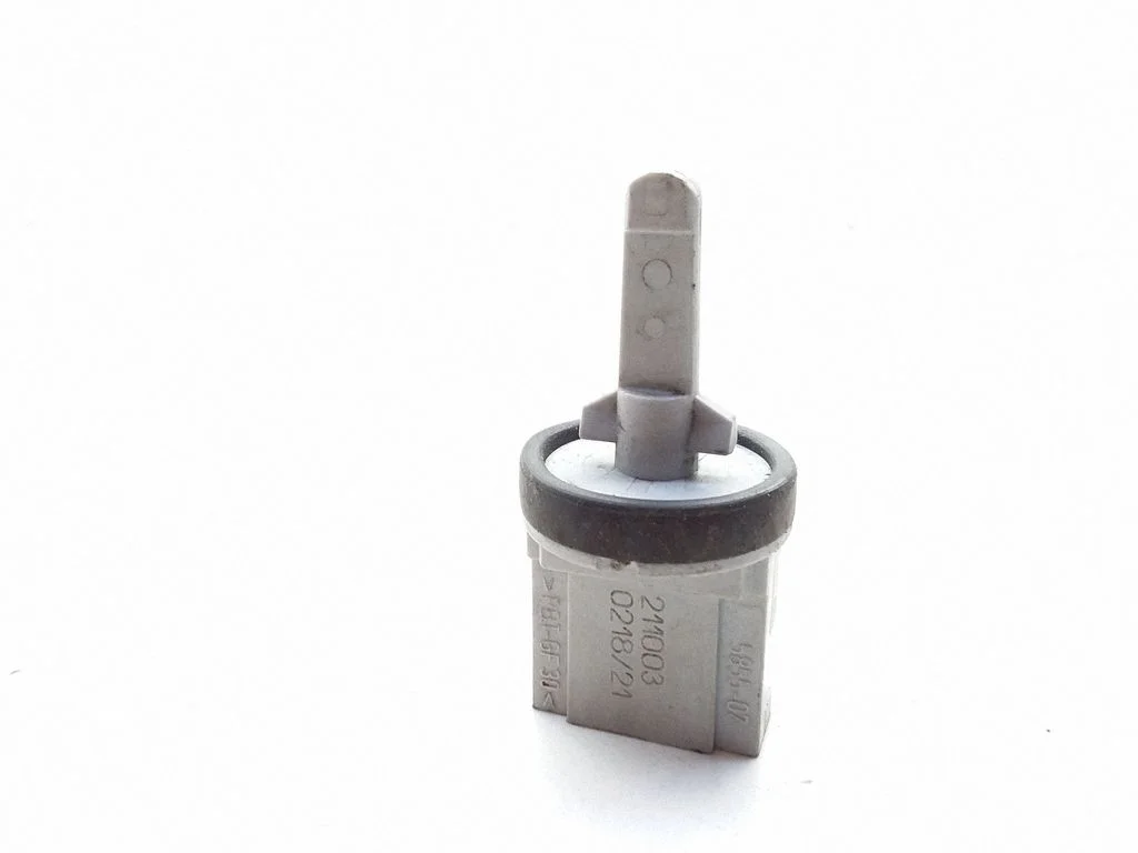 Oil temperature sensor – Volkswagen Touran I (2003-2010)