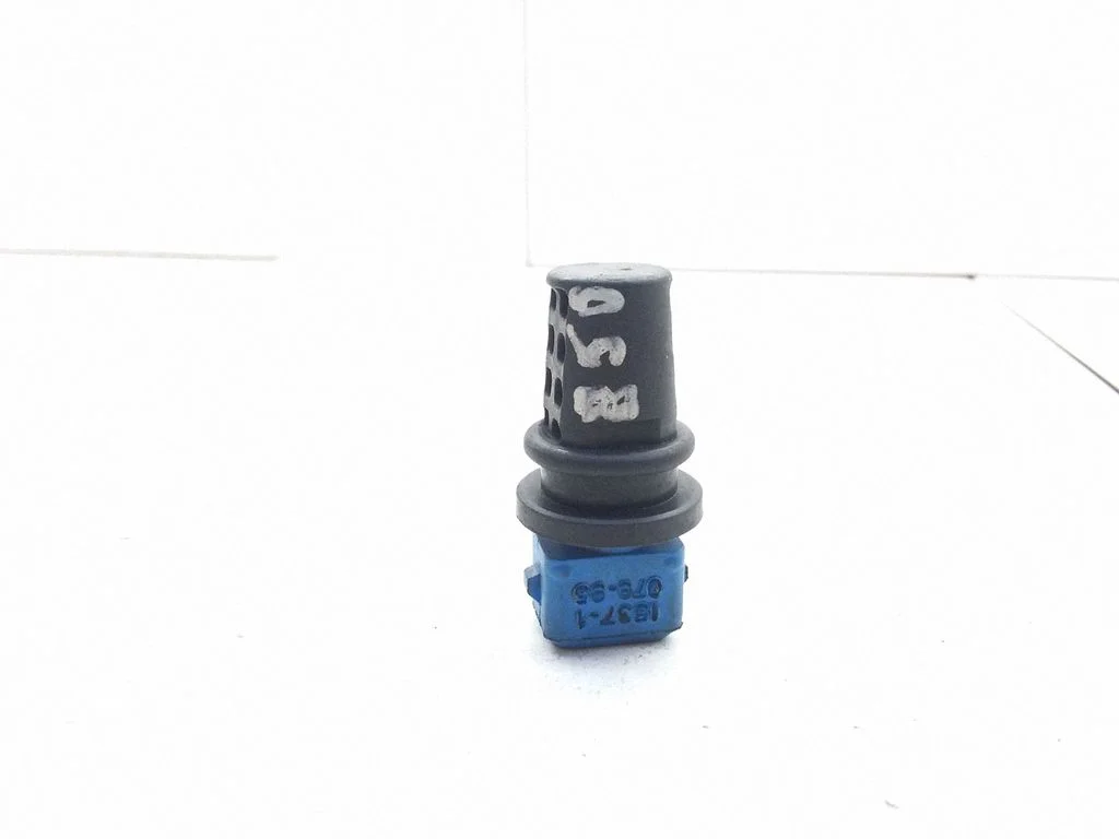 Oil temperature sensor – Volvo 850 (1991-1997)