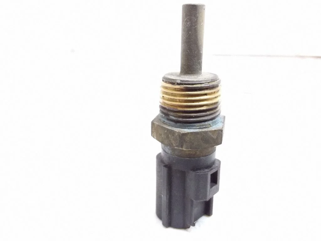 Oil temperature sensor – Mitsubishi Space Star (1998-2005)