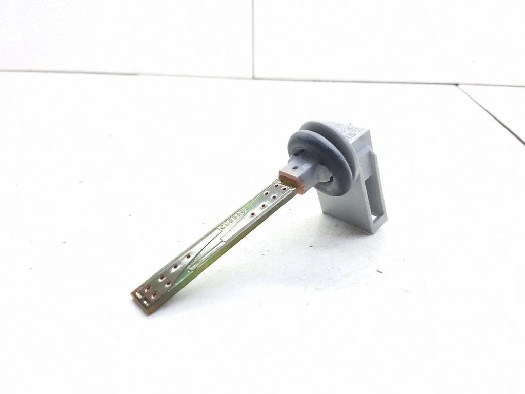 Oil temperature sensor – Volkswagen Passat B6 (2005-2010)