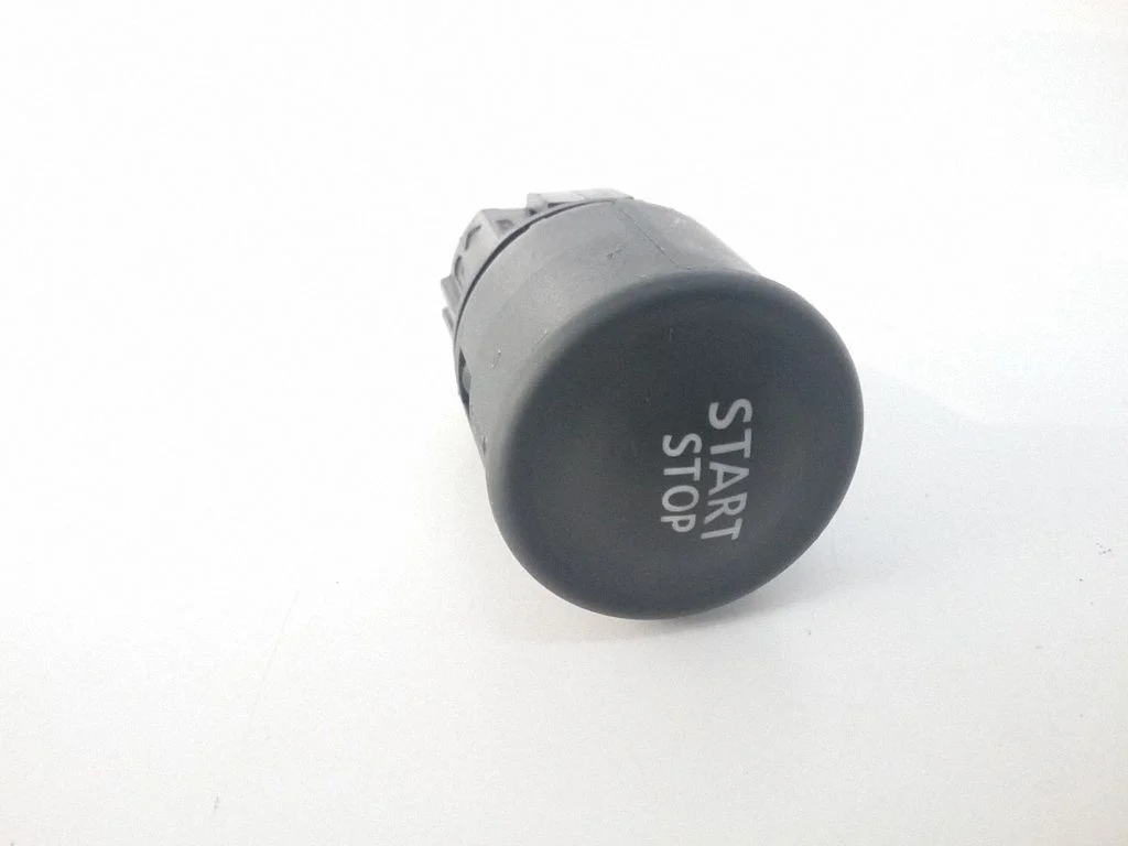 Przycisk start/stop silnika – Renault Megane III (2009-2016)