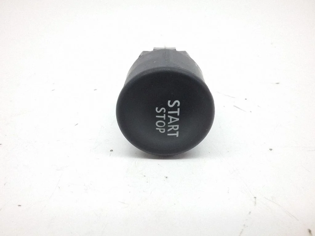 Przycisk start/stop silnika – Renault Megane III (2009-2016)
