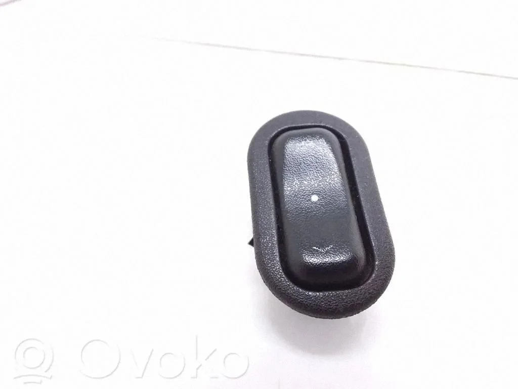 Elektrisko logu slēdzis – Opel Astra G (1998-2009)