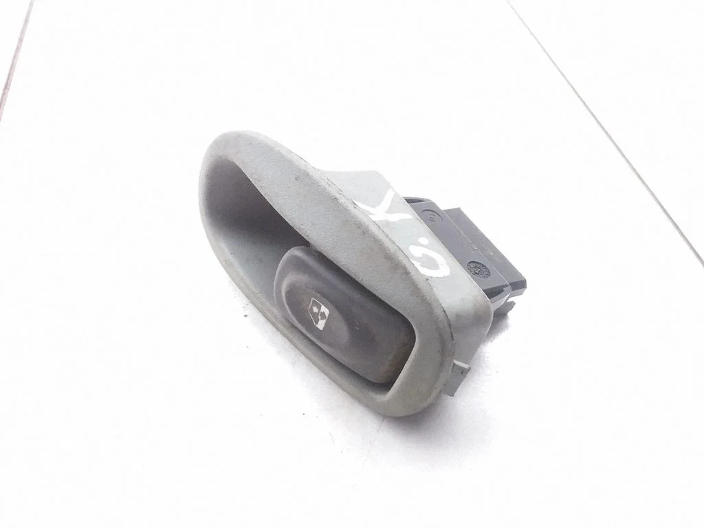 Electric window control switch – Renault Scenic I (1996-2003)