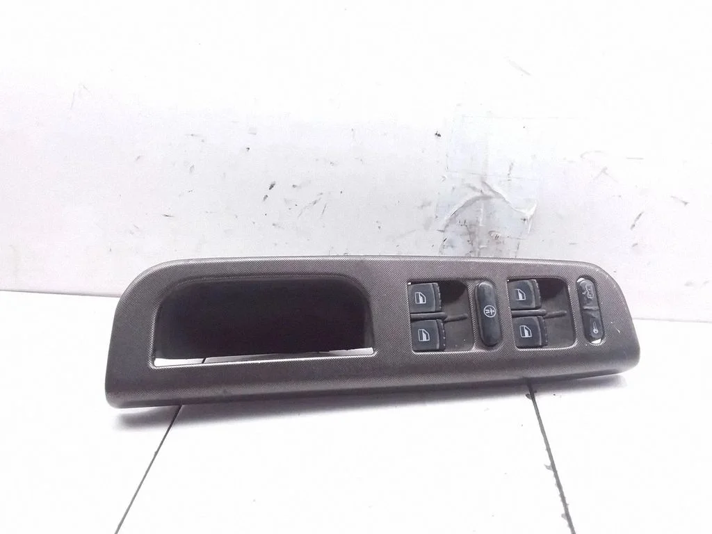 Electric window control switch – Volkswagen Passat B5.5 (2001-2005)