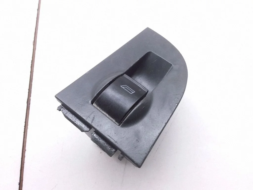 Elektrisko logu slēdzis – Audi A6 S6 C4 4A (1994-1997)