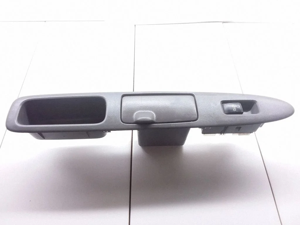 Elektrisko logu slēdzis 8403044020
