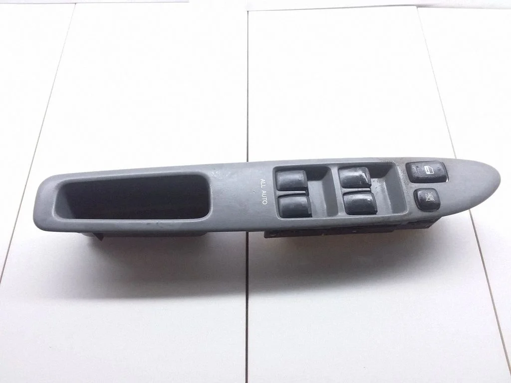 Elektrisko logu slēdzis 8404044030